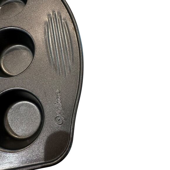 Wilton Mini Muffin Pan Tin Cheese Cake Egg Rounds Non-Stick 12 Holes Heavyweight - Picture 5 of 11